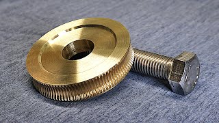 Making a Worm Gear on Bolt [upl. by Airdnalahs]